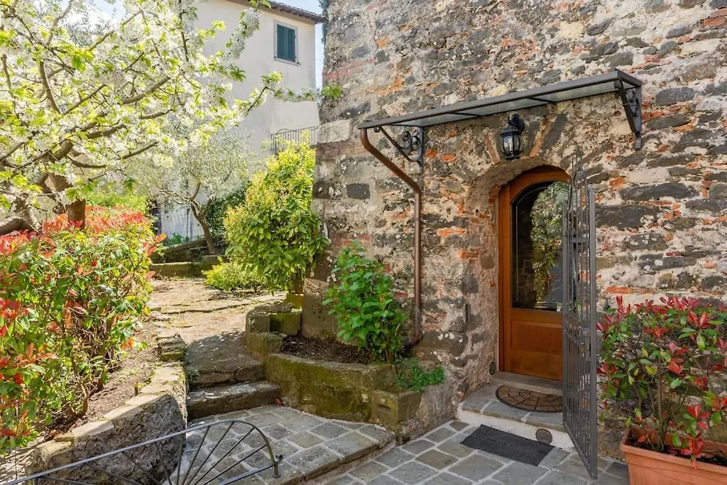 Villa Camelia Bianca Barga 0*,